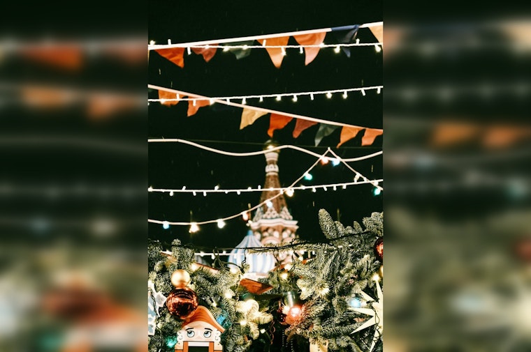 Kingsport Ushers in the Holiday Season with Carousel Rides, Music, and Snowfall Events
