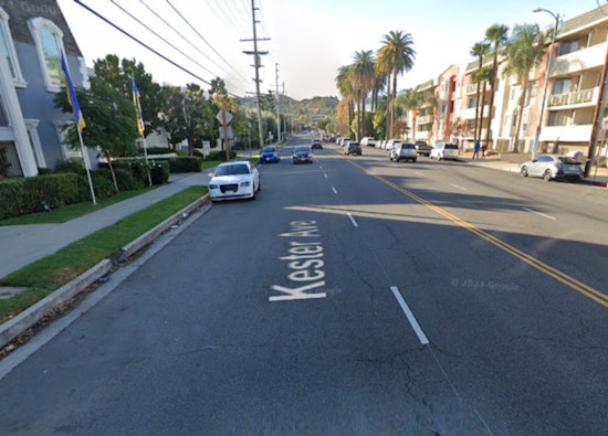 LAFD Extinguishes Sherman Oaks Blaze Involving Vehicles and Apartment Units, No Injuries Reported