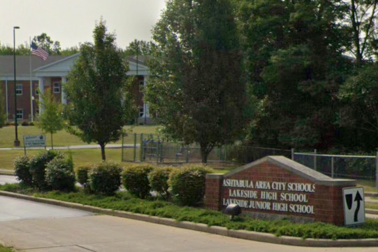 Lakeside High School in Ashtabula Shifts to Remote Learning After Roof Collapse Amidst Heavy Snow
