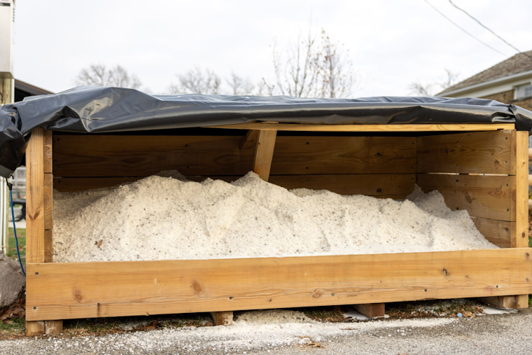 Lakewood Reintroduces Community Salt Distribution to Tackle Icy Winters