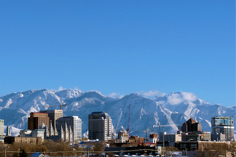 Light Dusting Beautifies Salt Lake City, Clear Skies Expected for Stargazing Tonight