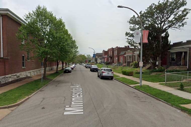 Man Critically Wounded in Daylight Alley Shooting in St. Louis's Carondelet Neighborhood