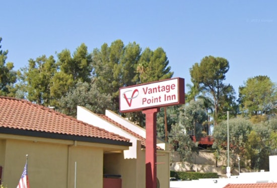 Man Dead Following Police Standoff at Woodland Hills Vantage Point Inn
