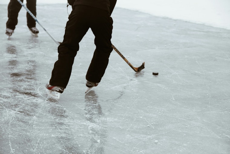 Mankato, Minnesota Embraces Winter Cheer as Outdoor Ice Rinks Open for the Season