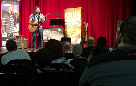 Mansfield's Farr Best Theater to Sparkle with Holiday Cheer at Themed Open Mic Night