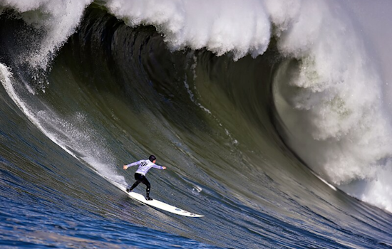 Mavericks' Mighty Swells Draw Courageous Surfers to California Coast Amid Warnings of Danger