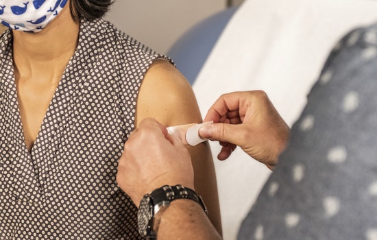 Mecklenburg County Public Health Offers Free COVID and Flu Vaccines to Uninsured Residents Ahead of Winter Season