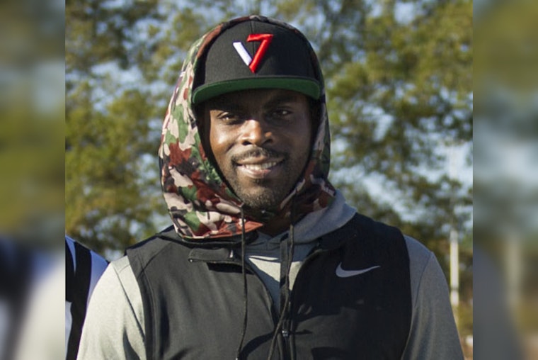 Michael Vick in Talks for Potential Head Coach Role at Sacramento State Amidst Program Revamp