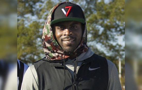 Michael Vick in Talks for Potential Head Coach Role at Sacramento State Amidst Program Revamp