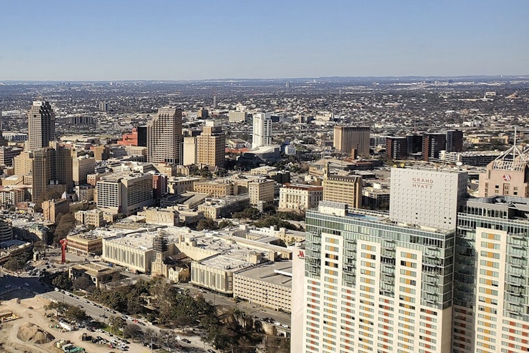 Mild Week Ahead in San Antonio with Sunny Days and Chances of Showers