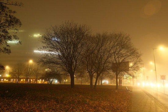 Milwaukee Shrouded in Dense Fog as Visibility Drops and Motorists Are Urged to Exercise Caution