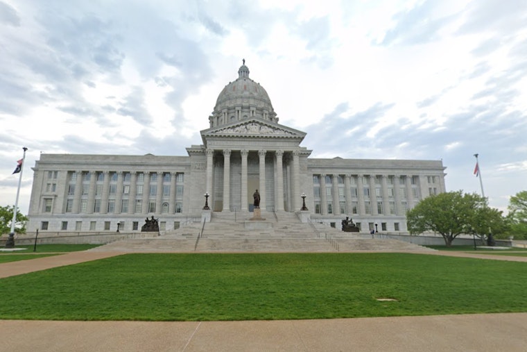 Missouri and Illinois Brace for Progressive New Laws in 2025 as Minimum Wage Hikes and Distracted Driving Fines Begin