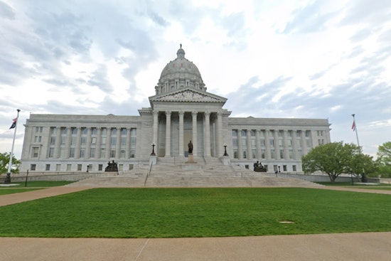 Missouri and Illinois Brace for Progressive New Laws in 2025 as Minimum Wage Hikes and Distracted Driving Fines Begin