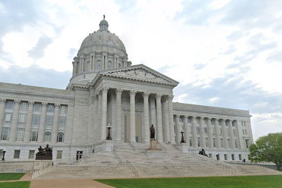 Missouri Motorists Face Fines as Siddens Bening Hands Free Law Enforcement Begins January 1st