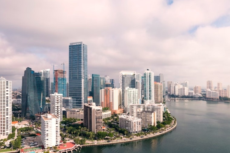 Mixed Weather Ahead for Miami with Sunny Days and Possible Showers