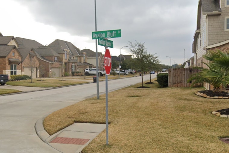 Mystery at Lakes of Avalon, Body Discovered in Northwest Harris County Lake Spurs Police Investigation