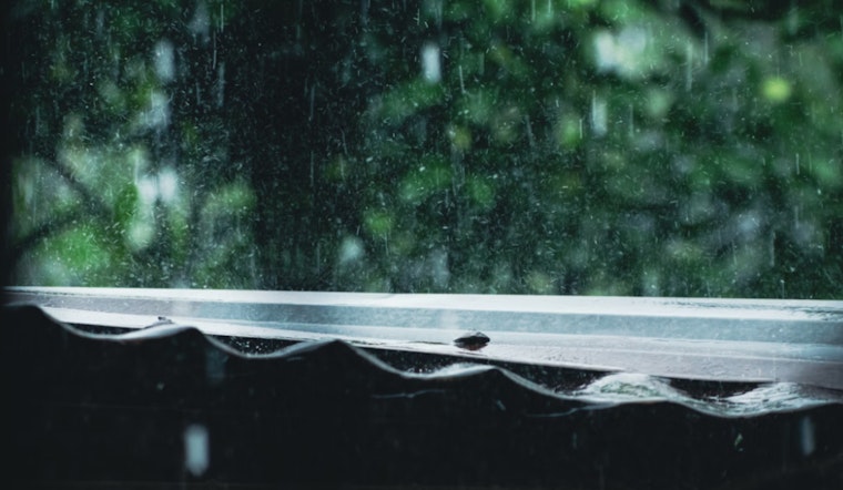 Nashville's Holiday Weather Forecast: Clouds and Showers May Dampen Christmas Spirits