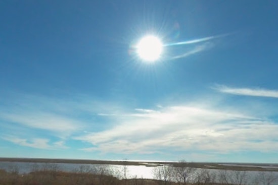 New Orleans Enjoys Mild Winter Weather as NWS Forecasts Sunny Days and Slight Weekend Showers