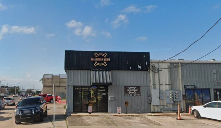 New Orleans Fire Department Successfully Battles Suspicious Blaze on Earhart Blvd