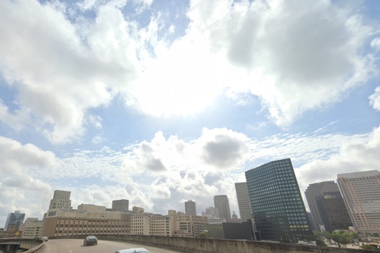 New Orleans Greets a Pleasant 59°F with Hints of Sunshine and Potential Showers, NWS Reports