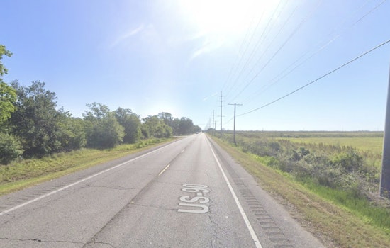 New Orleans Police Investigate Fatal Hit-and-Run on Hwy 90 as Search for Suspect Continues and Victim's Identity Is Withheld
