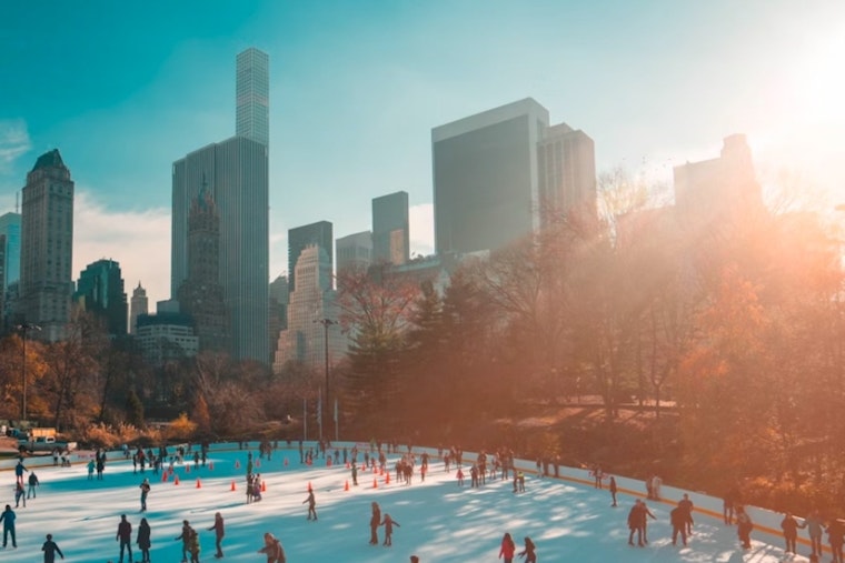 New York City Braces for Sunny Skies Chilly Temps and Possible Snow as Christmas Approaches