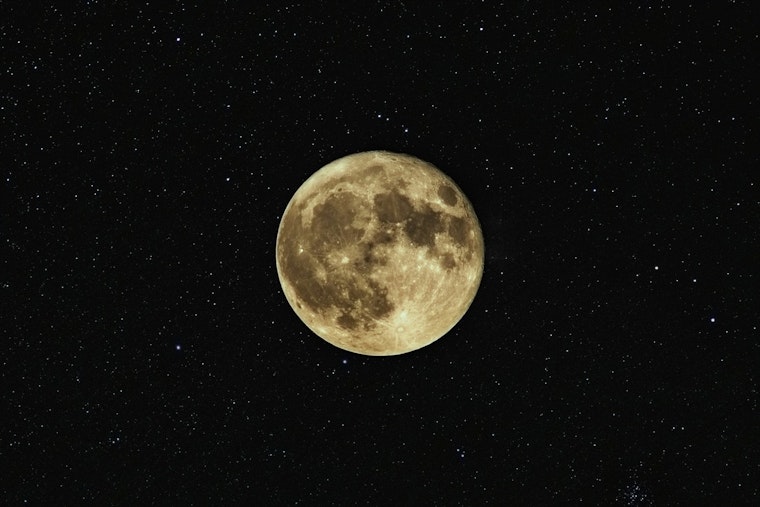 New York City Skywatchers Set for Stellar 2025 with Meteor Showers and Planetary Displays