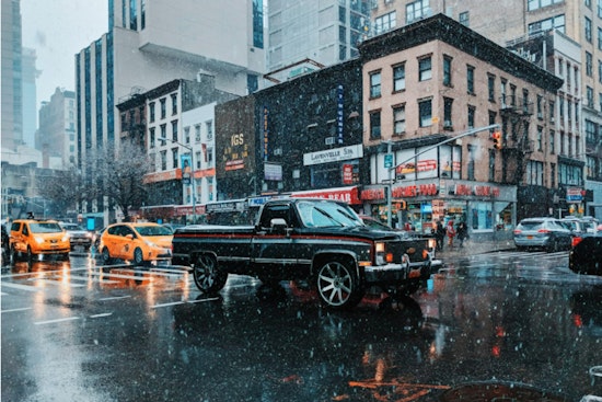 New Yorkers Anticipate Mixed Precipitation as Wintry Weather Approaches, Christmas Forecast Looking Upbeat