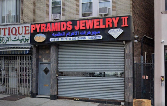 NYPD Hunts for Trio Suspected in Jewelry Store Smash-and-Grab Spree in NYC