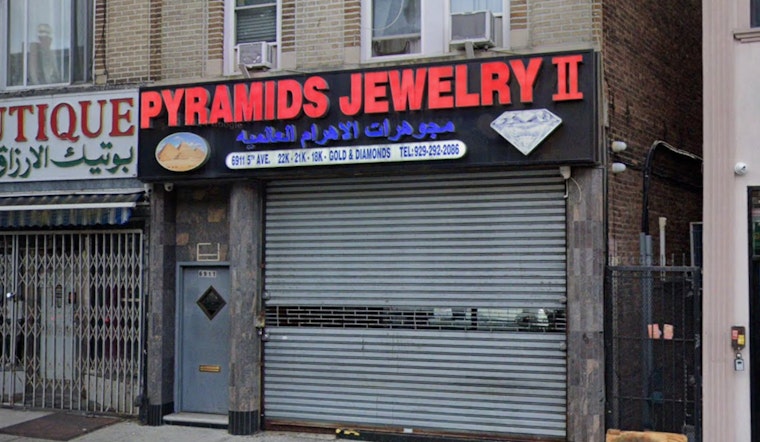 NYPD Hunts for Trio Suspected in Jewelry Store Smash-and-Grab Spree in NYC