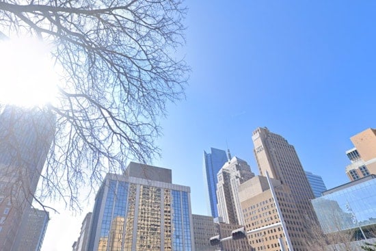 Oklahoma City to Experience Clear Skies and Rising Temperatures Post-Misty Morning