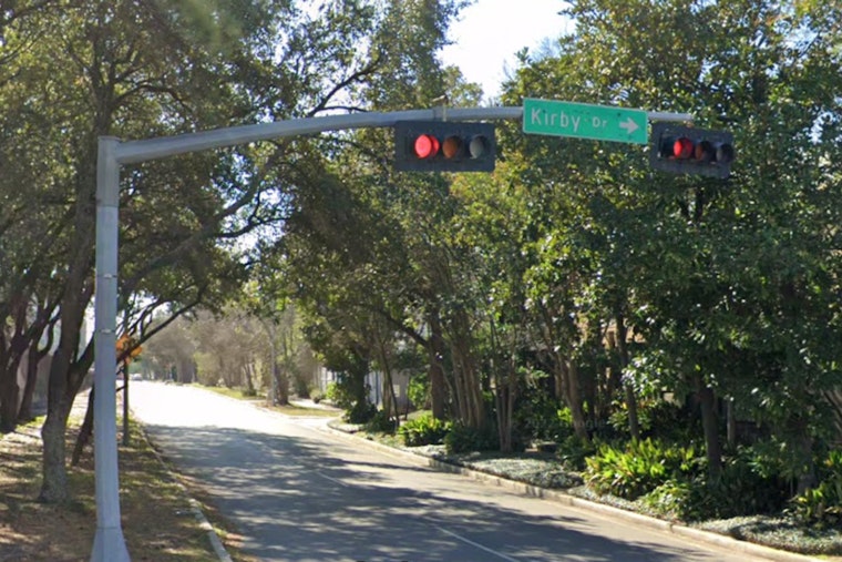 One Dead After Vehicle Crashes Into Tree on Kirby Drive in Houston, Excessive Speed Cited as Possible Cause