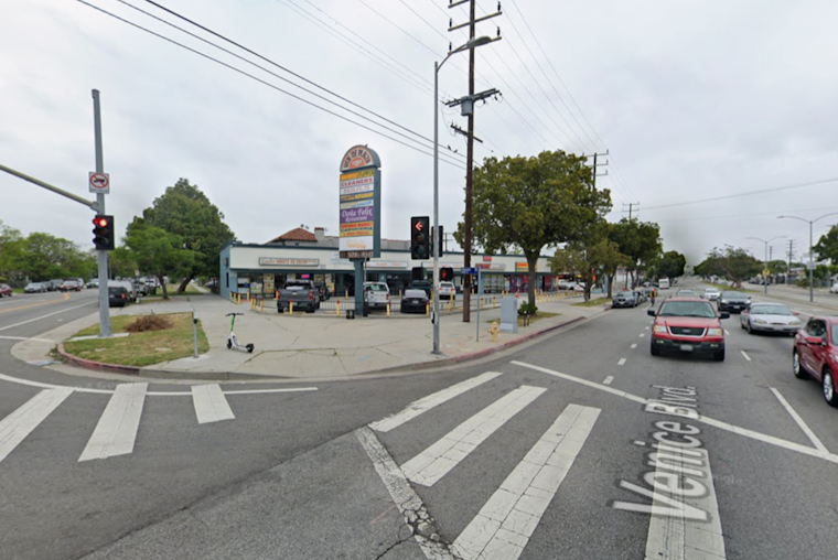 One Dead, Two Hospitalized Following Shooting Near Mid-City Market in Los Angeles
