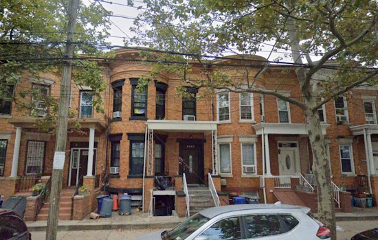 One Injured, 20 Displaced in Queens Blaze as Lithium-Ion Battery Found at Woodhaven Fire Scene