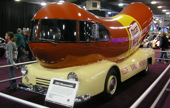Oscar Mayer Wienermobile Cruises into Central Florida in Search of New Hotdogger Spokesperson