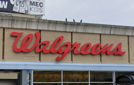Pharmacies, Convenience Stores Remain Open for Last-Minute Shoppers on Christmas Day