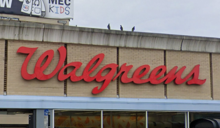 Pharmacies, Convenience Stores Remain Open for Last-Minute Shoppers on Christmas Day