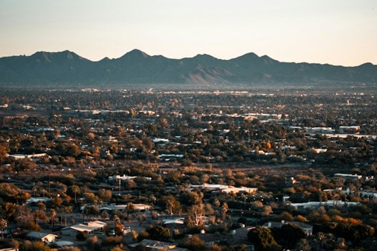 Phoenix Welcomes a Stretch of Sunshine: Mild Temperatures and Clear Skies Predicted