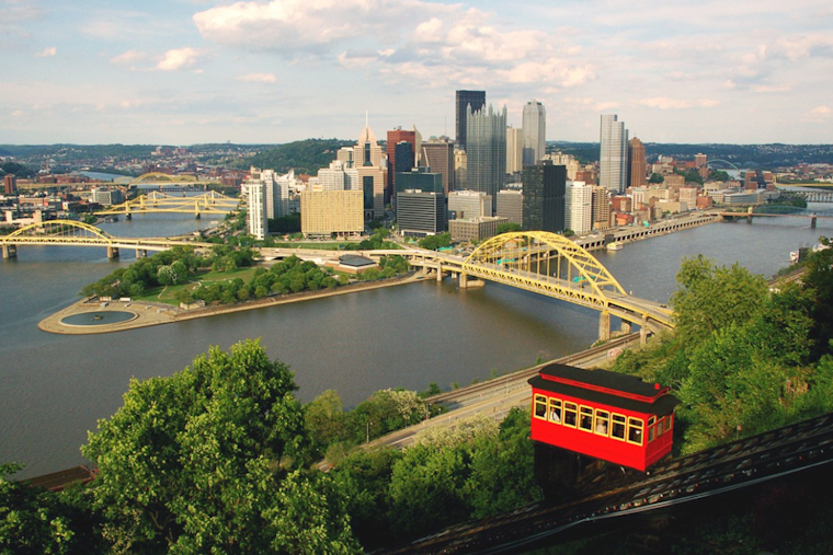 Pittsburgh Braces for Lake-Effect Snow Showers, Chilly Week Ahead as Residents Prepare for Wintery Weather