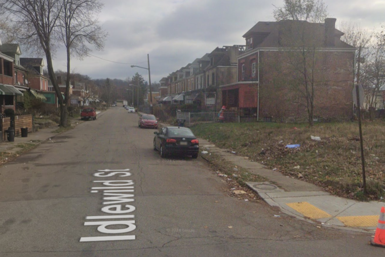 Pittsburgh Firefighter Injured While Responding to Homewood North Blaze