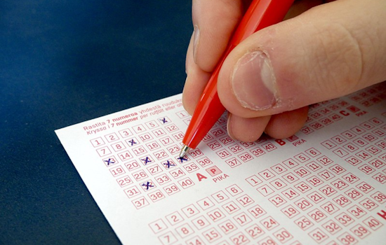 Powerball Jackpot Eludes Lucky Fingers: $163 Million Prize Rolls Over to a Whopping $178 Million for New Year's Draw in Ohio