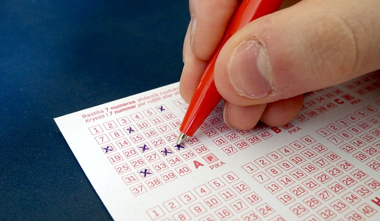 Powerball Jackpot Eludes Lucky Fingers: $163 Million Prize Rolls Over to a Whopping $178 Million for New Year's Draw in Ohio