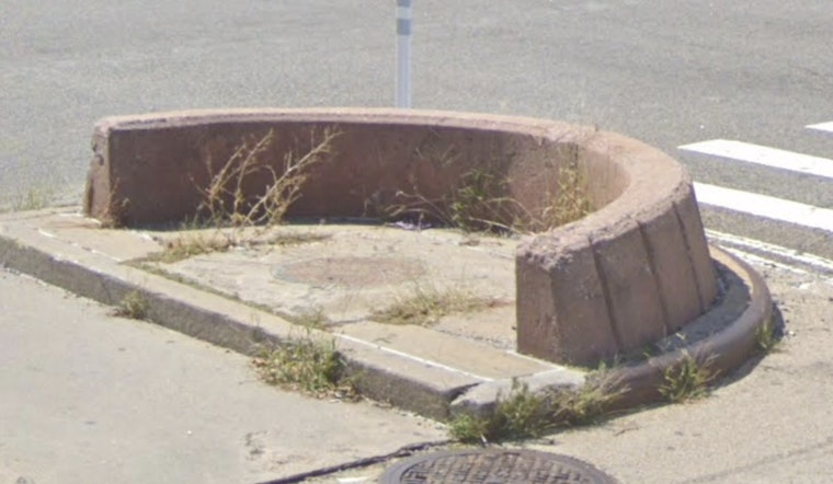 Quirky Queens Plaque Claims to Mark NYC's Center, Sparking Local Pride and Urban Myth Debates