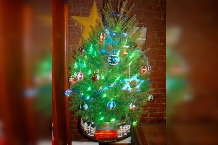 Rare Calendar Occurrence Sees Christmas and Hanukkah Celebrations Merge Across the Nation