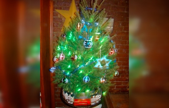 Rare Calendar Occurrence Sees Christmas and Hanukkah Celebrations Merge Across the Nation