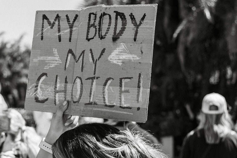 Reproductive Rights Advocates Sue Arizona to Overturn 15-Week Abortion Ban, Aligning With State's Progressive Amendment