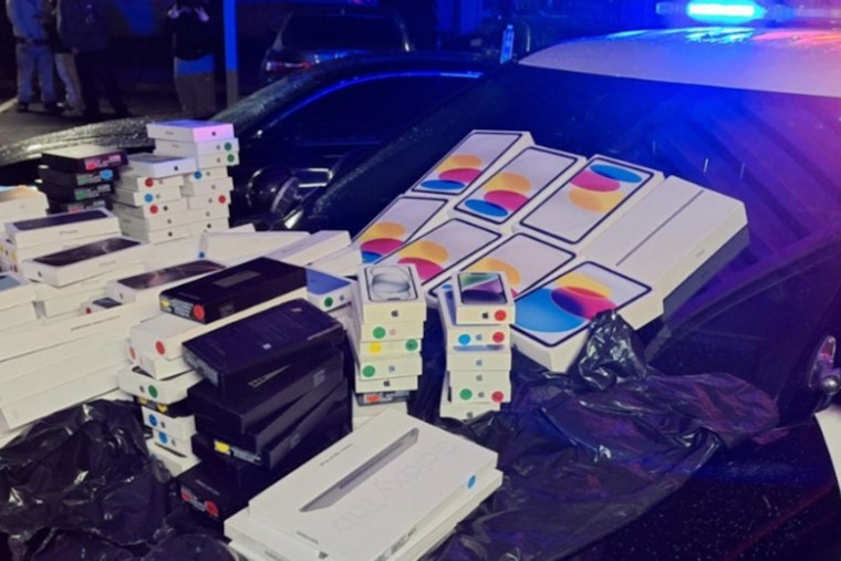 Sacramento Deputies Nab Suspects in $100K iPhone Theft From Antelope Verizon Store
