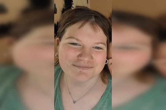 Saugus Police Seek Help to Locate Missing Teen Chloe Murphy Last Seen Near Square One Mall