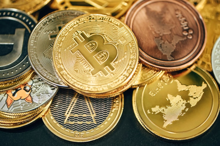 Scottsdale's Sneaky Fake Uber Driver Suspected of Swiping $200K in Crypto; East Coast Tech Whiz Sentenced in Billion-Dollar Bitcoin Bonanza