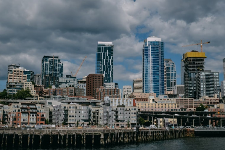 Seattle Braces for Rain-Soaked Weekend With Strong Winds and Persistent Showers Ahead